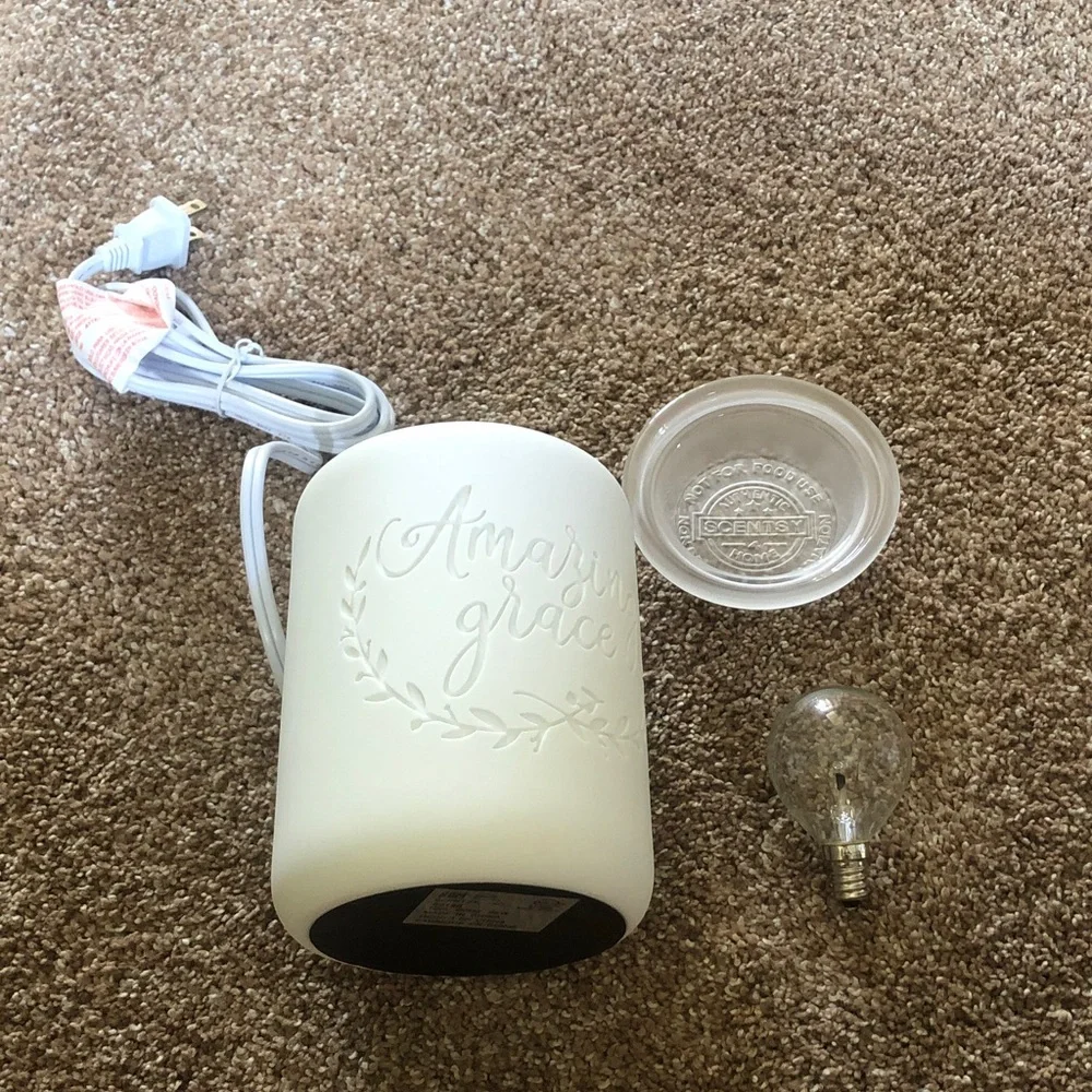 Scentsy Amazing Grace wax warmer New in Box - Picture 5 of 8